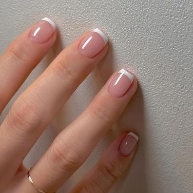 Goiern 24 Stk. Kurze Französische Tip Press on Nägel Quadratisch Glänzend Rosa