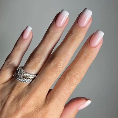Calkkrer 24 Stk. Kurze Press On Nails Rosa mit weißem Farbverlauf, glänzende