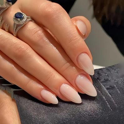 KQueenest Ombré Rosa Press On Nails Mittel Mandel - 24 Stück Acryl Nägel zum