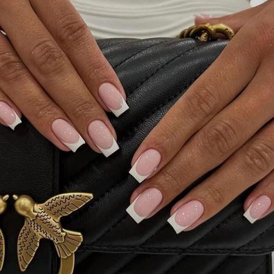 Daruur 24 Stück Full Cover Press on Nails, Vielfalt an Farben und Stilen, für