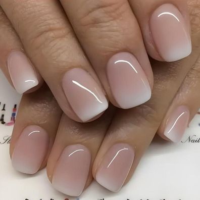 MouyouGlow Kurz Press on Nails Beige Rosa Farbverlauf Weiß Sweet Fake Nails mit