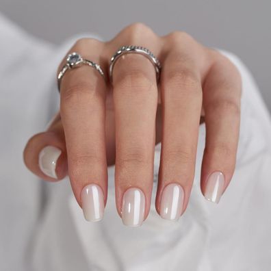 BTArtbox Short Square White Chrome Press On Nails - Soft Gel Kit mit 15 Größen