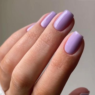 MouyouGlow Kurz Squoval Lila Lavendel Flieder Glossy Kunstnägel mit Nagelkleber