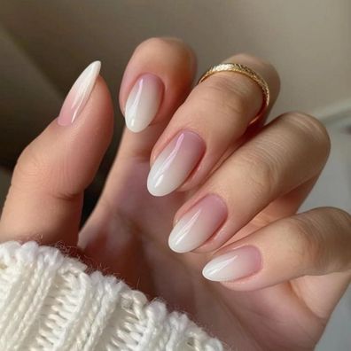 KQueenest Ombré Rosa Weiß Kurz Press On Nails - Runde Acryl Fake Nails für