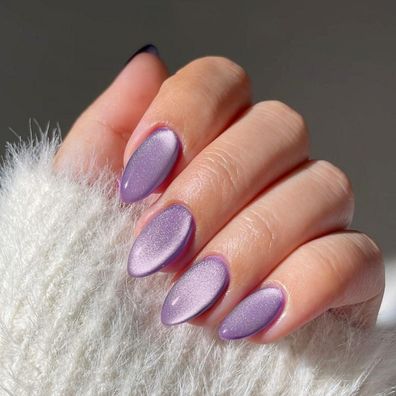 KQueenest Cateye Press On Nails - 30 Stück Glitzer Lila Kurz Mandel Fake Nails