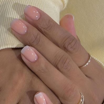 MouyouGlow Kurz Pink Ombre Lila Gradient Kunstnägel mit Kleber - Sommer INS