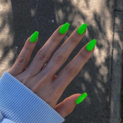 KQueenest Helles Grün Press On Nails Mandel Kurz Ballerina, Jelly-Gel Sarg