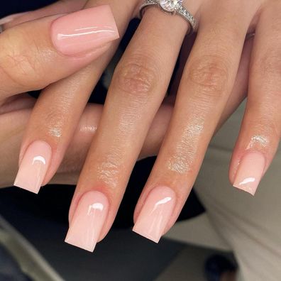 KQueenest Beige Rosa Press On Nails Mandel Eckig - Kurz, Glänzend, Einfarbig