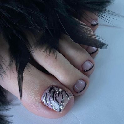 Daruur 24 Stück Full Cover Press on Nails - Vielfältige Farben & Stile für