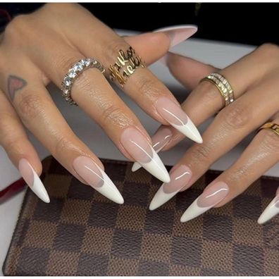 MouyouGlow Stiletto Press on Nails Lang Beige Perlglanz Weiß French Glazed Donut