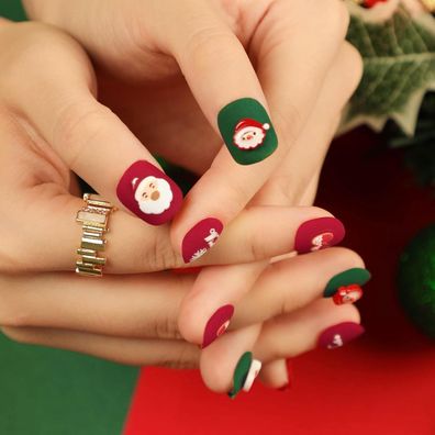 Daruur 24 Stück Full Cover Press on Nails, Vielfalt an Farben & Stilen, für