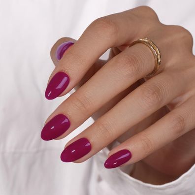 KQueenest Soft Gel Press-on Nägel Kurz - Beerenviolett Runde Einfarbig Fake