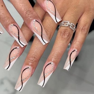 Daruur 24 Stück Full Cover Press on Nails, Vielfältige Farben & Stile