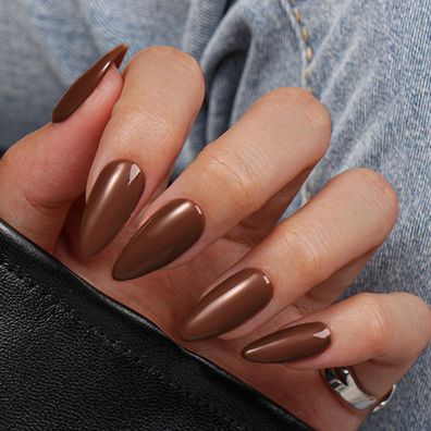 KQueenest Soft Gel Press on Nails Almond - Dunkelbraun, Mittel Mandel Form