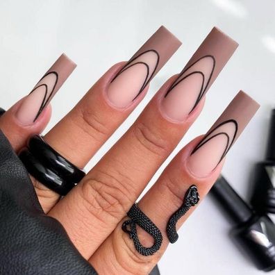 Daruur 24 Stück Full Cover Press on Nails - Vielfältige Farben & Stile für