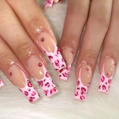 Daruur 24 Stück Full Cover Press on Nails, Klebenägel für Frauen & Mädchen