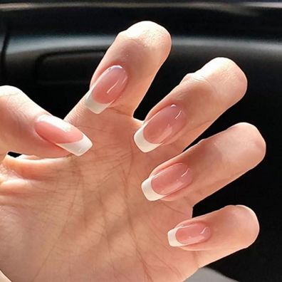 LOPHE Press On Nails Kurz Eckig, 24 Stück Beige French Fake Nails mit Kleber für