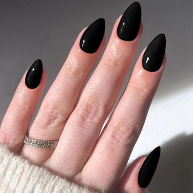Ceboic 24 Stück Mittel Mandel Press on Nails Schwarz Einfarbig French Fake
