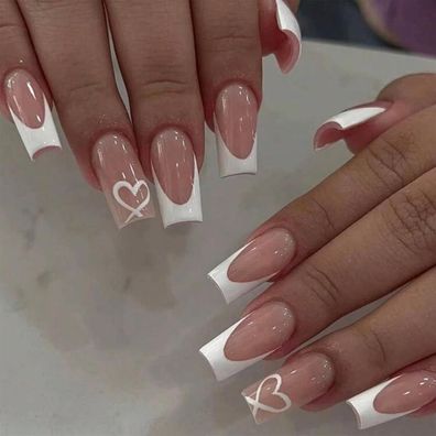 Goiern Weiße French Tip Sargnägel mit Herz-Design, mittelgroß, künstliche Nägel