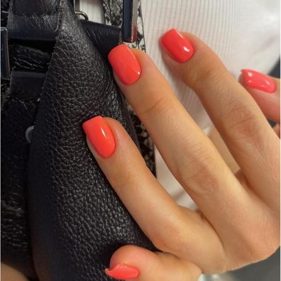 KQueenest Kurz Press on Nails mit Kleber - Sheer Koralle Orange, Eckig, 24 Stück