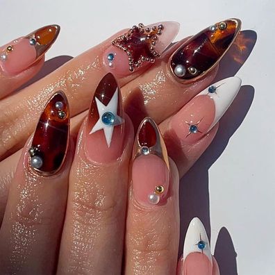 Nymora 24 Stück Press on Nails, Jelly Gel Set, Fake Nägel mit 3D Gold Chrom