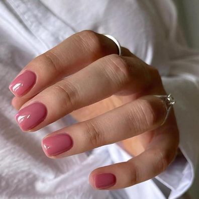 KQueenest Kurz Press on Nails mit Kleber, Sheer Dunkelrosa Eckig, Künstliche