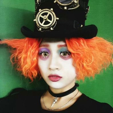 Porsmeer Halloween Mad Hatter Perücke für Männer, zottelig, kurz, lockig, orange