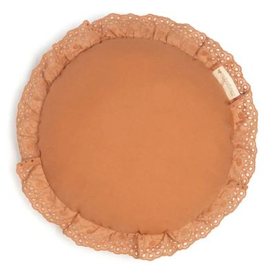 Nobodinoz Vera rundes Kissen Lochstickerei Sienna braun