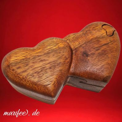 Holzbox Herzen aus Hartholz, mit Geheimfach, Schmuckdose Art.-Nr. 12455