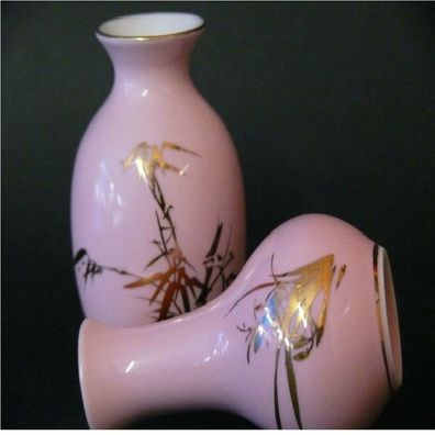 2 Stück Seltene Porzellan Vase Pink Farbe mit Goldrand und Gold Malerei