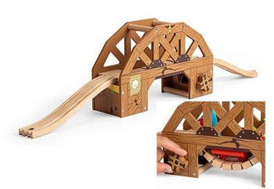Holzbrücke mit Einsturzfunktion