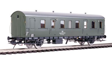 KM1 262111B Wohn-Schlafwagen D-21 Bauzgwagen DB III Spur 0
