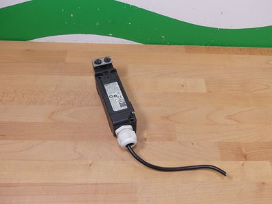 IDEC Electromagnetic Safety Switch HS5L-XD7Y4M