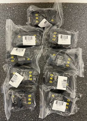 Lot of 8 Digital Temperature Controllers – X12877, New