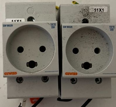 Lot 2x Gewiss GW96526 DIN Rail Socket Outlet 230V 10/16A Industrial Panel Mount