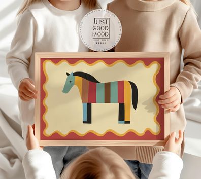 Poster Kinderzimmer Pferd · Bunt gestreiftes Pferd · Farbenfrohe Deko für Mäd