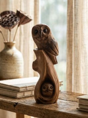 Holz Eule auf Baumstamm - handbemalte Suar-Schnitzerei, Thailand Holzeule Holzfigur