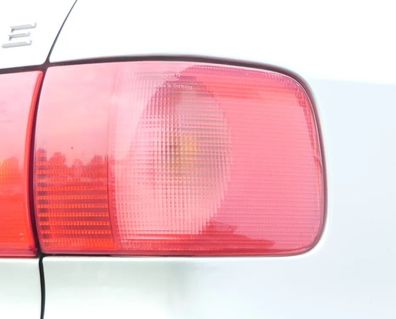 Audi 80 Limousine hinten rechts außen Rückleuchte original 8A0945218C Rücklicht