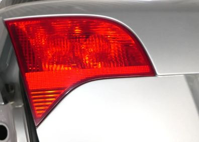 Audi A4 B7 8E Avant Kombi hinten links innen 8E9945093A Rückleuchte original