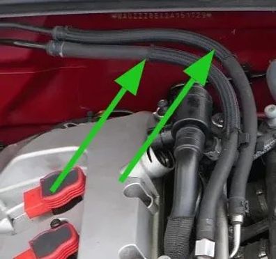 2x Audi A4 8E B7 B6 Leitung Benzin Kraftstoffleitung Benzinleitung Rohr ALT 2.0