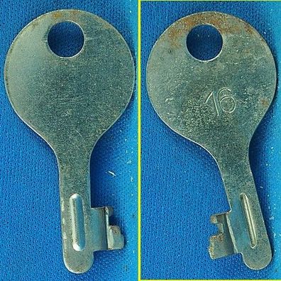 alter Flachschlüssel für Spardose / Sparschwein ca. 43 mm Schliessung 16