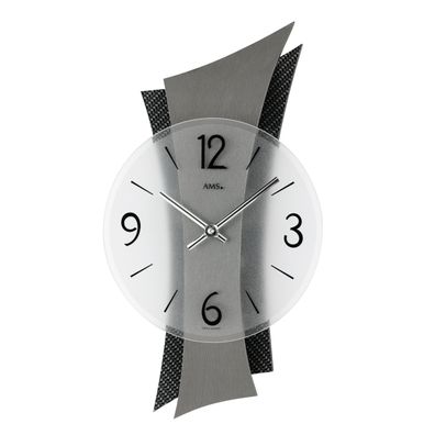 AMS W9400 Wanduhr mit geschwungener Metall-Auflage auf Carbon-Applikation