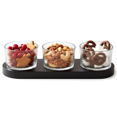 Glas-Snackschalen auf einem 4-teiligen Tablett