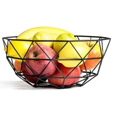 Obstkorb aus schwarzem Metall