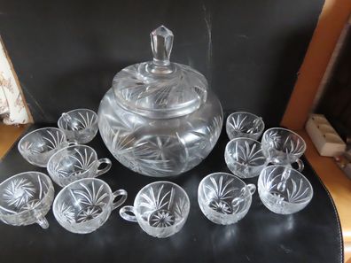 Glas Bowletopf Bowlegefäß + Deckel Relief u. Schliff + 11 Tassen