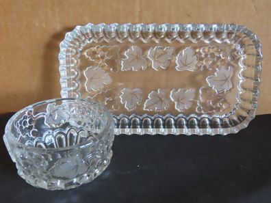 Tablett mit kleiner Schale Glas mir Weinreben-Relief ca. 18,5x10,5cm