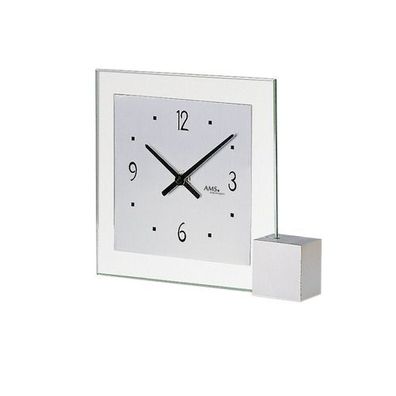 AMS T102 Tischuhr mit Holzsockel, Aluminium-Zifferblatt und Mineralglas