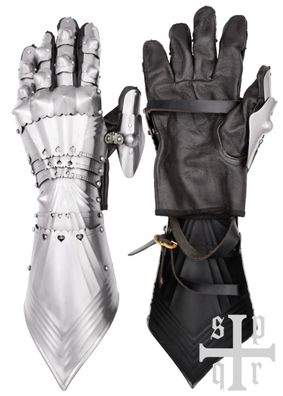 Gotische Panzerhandschuhe