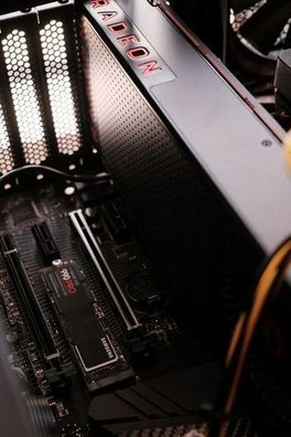 Samsung 990 PRO PCle 4.0 NVMe M.2 1 TB SSD