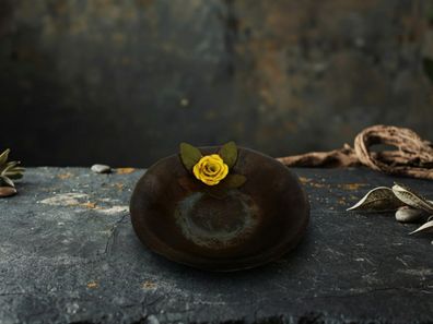 Vintage Keramik Schale | Handgefertigte Studio Pottery | Keramikrose Dekor